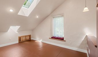 827 Tyler Creek Rd, Ashland, OR 97520