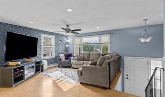 12 Pond View Dr, Coventry, RI 02816