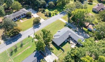 106 Collier Dr, Albertville, AL 35951