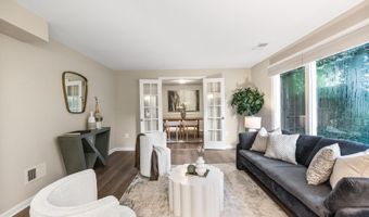 6352 12TH St N, Arlington, VA 22205