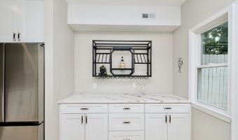 318 N PAYNE St, Alexandria, VA 22314