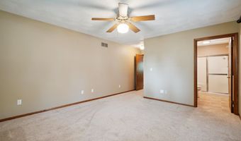1108 2nd St SW, Dyersville, IA 52040