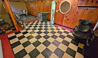 320 S 9TH St, Akron, PA 17501