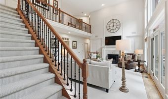 312 Aberdeen Ln, Aurora, OH 44202