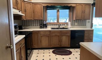 509 N 12th St, Albia, IA 52531