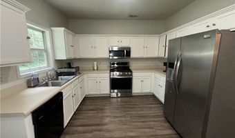 1017 Willow Crest Lndg, Austell, GA 30168