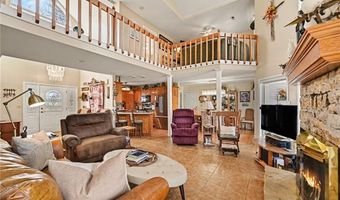17251 Hollingsworth Rd, Basehor, KS 66007