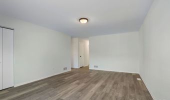 197 Maplewood Dr, Antioch, IL 60002