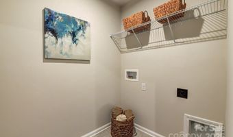 8030 Downy Oak Ln, Charlotte, NC 28269