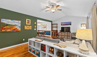 102 Iris St, Asheville, NC 28803