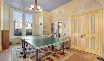 287 Gibbs Ave, Newport, RI 02840