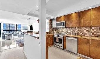 20515 E Country Club Dr 2048, Aventura, FL 33180