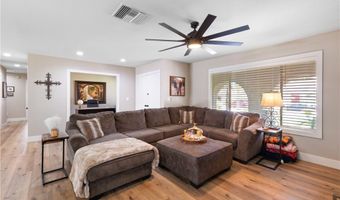 33127 Camelot Dr, Yucaipa, CA 92399