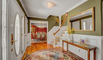 5 Trotter Ter, Belford, NJ 07718