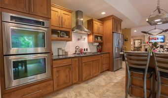 789 Natick Ave, Cranston, RI 02921