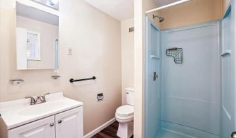 4503 TRAYMORE St, Bethesda, MD 20814