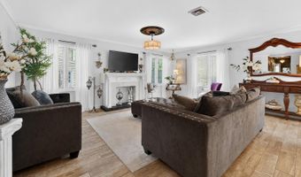 11 Inwood Pl, Aberdeen, NJ 07747