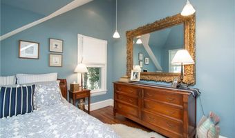 6 Bayside Ave, Newport, RI 02840