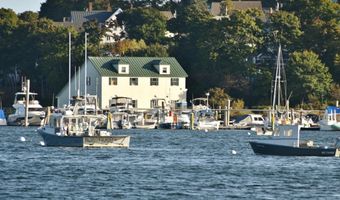 2 Harbor View Ln, Belfast, ME 04974