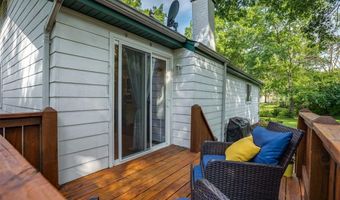 237 Valleyoak Ct, Ballwin, MO 63021