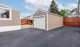 190 Auburn St, Cranston, RI 02910