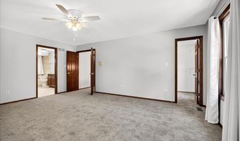 465 Redwood Forest Dr, Ballwin, MO 63021