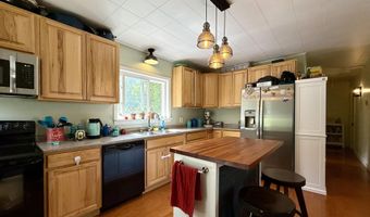 111 Washington St, Baileyville, ME 04694