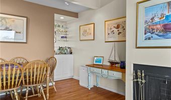 157 Harrison Ave 15, Newport, RI 02840