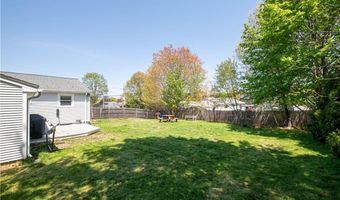 1 Knollwood Dr, Cumberland, RI 02864