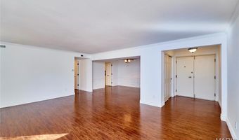 974 Claytonbrook Dr 1A, Ballwin, MO 63011
