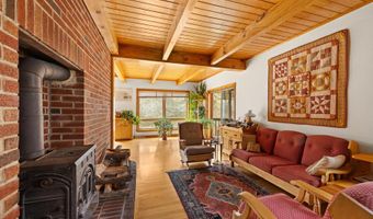 40 Indian Ladder Dr, Altamont, NY 12009