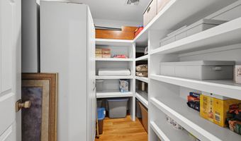 3 Bayberry Dr, Brookfield, CT 06804