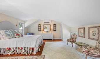 25 Spring St, Chester, CT 06412