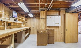 1602 Golden Oak Ln, Madison, WI 53711