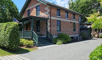 209 Coggeshall Ave, Newport, RI 02840