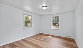 1074 6TH St, Green Bay, WI 54304