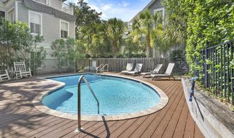 50 BEACH COTTAGE Ln, Atlantic Beach, FL 32233