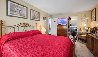 10 Linden Ct 10, Bloomfield, CT 06002