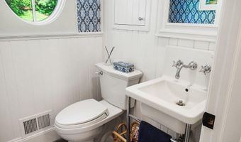 540 Rock Creek Dr, Ann Arbor, MI 48104