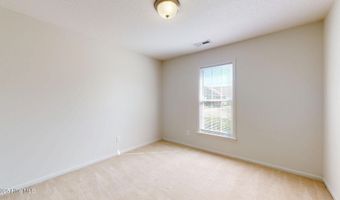 3786 Dover Dr, Ayden, NC 28513