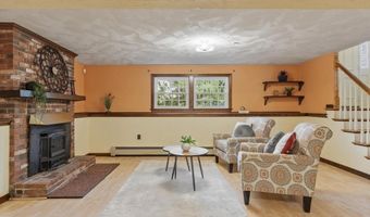 14 Olde Berry Rd, Andover, MA 01810