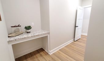 318 W Boxthorn Dr, Andover, KS 67002