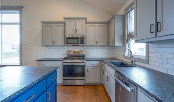 1632 N 157th Ln, Basehor, KS 66007