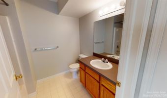 2785 S Knightsbridge Cir, Ann Arbor, MI 48105