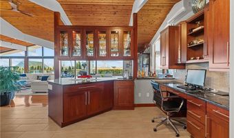 10 Ocean View Dr, Middletown, RI 02842