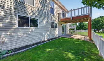 812 Whispering Village Cir, Ballwin, MO 63021