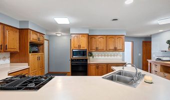 1201 S LEE St, Appleton, WI 54915