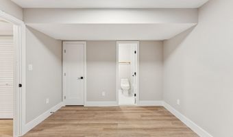 2308 CREEK Dr, Alexandria, VA 22308