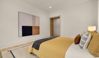 6916 CARMICHAEL Ave, Bethesda, MD 20817