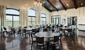 12 Putnam Ln, Danbury, CT 06810